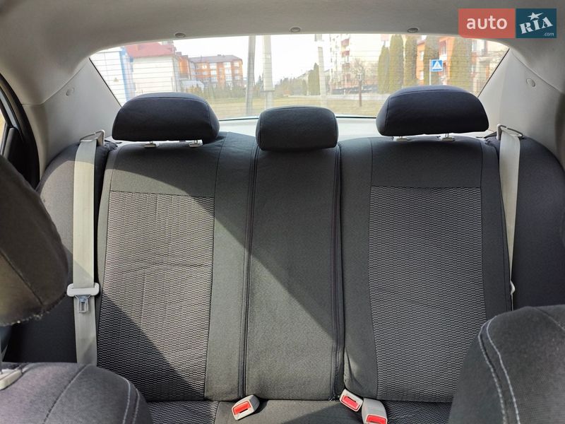 Седан Kia Cerato 2007 в Гусятине