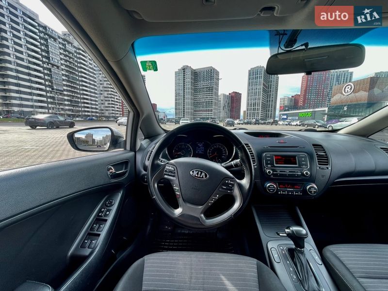 Седан Kia Cerato 2013 в Києві