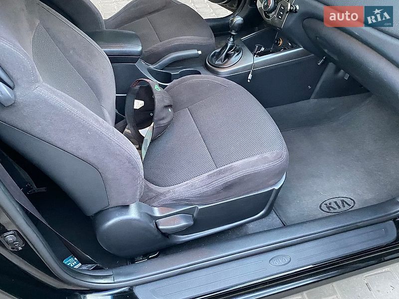 Купе Kia Cerato 2010 в Александровке
