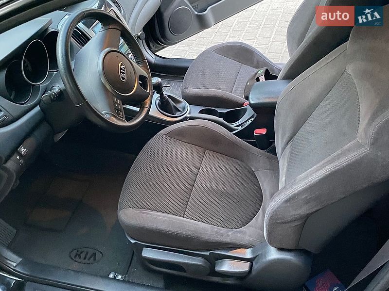 Купе Kia Cerato 2010 в Александровке
