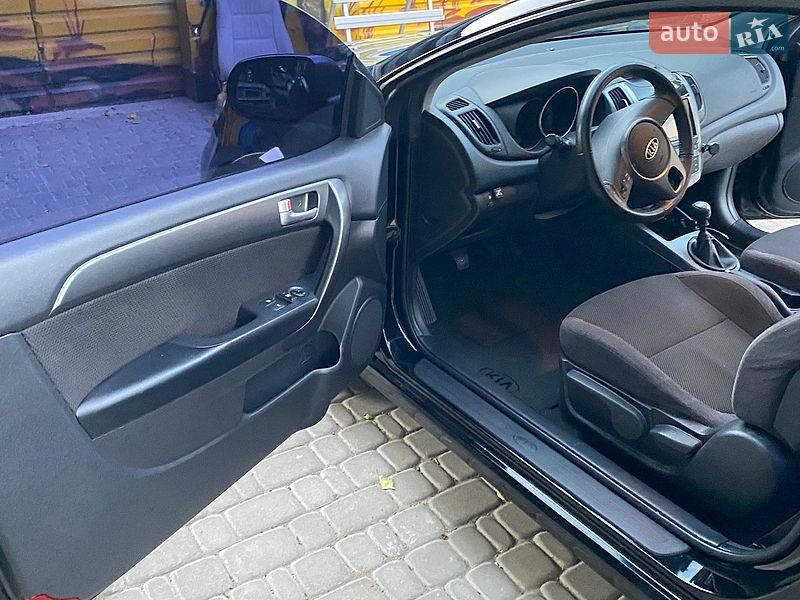 Купе Kia Cerato 2010 в Александровке