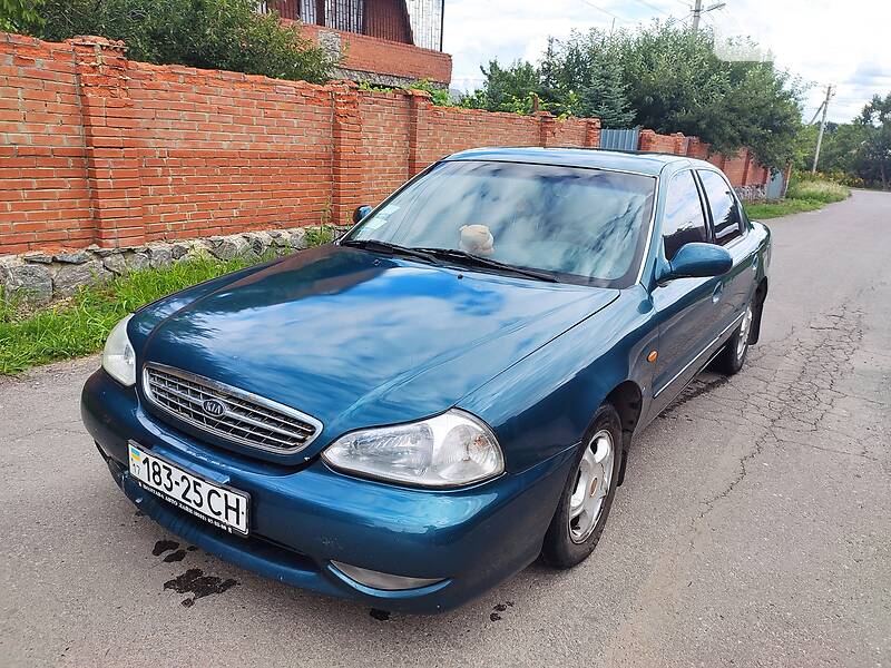 Седан Kia Clarus 1998 в Полтаве