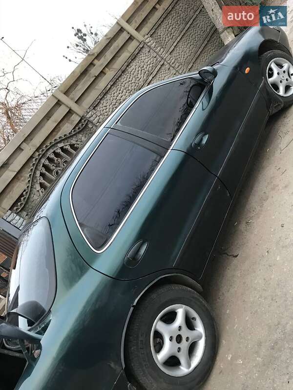 Седан Kia Clarus 1998 в Люботине