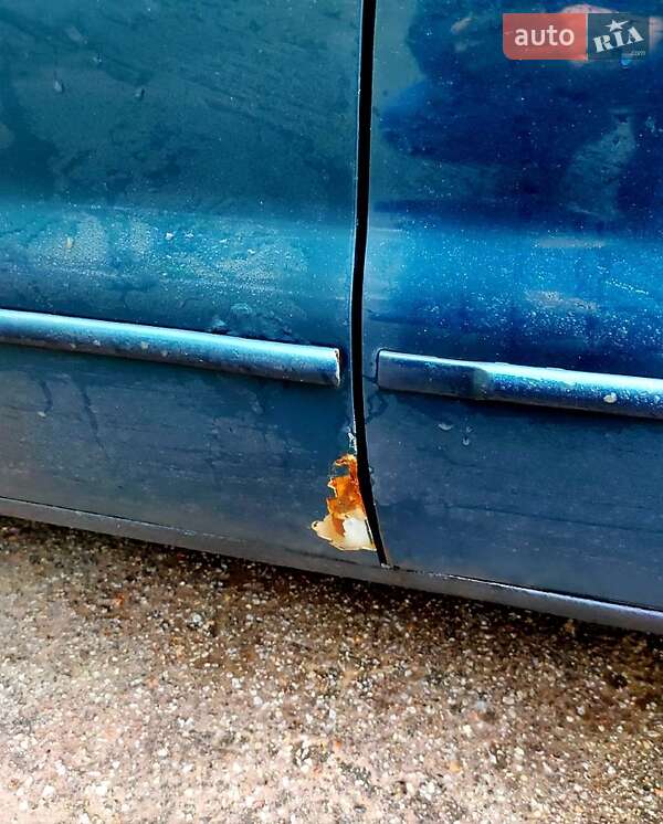 Седан Kia Clarus 1999 в Чернігові