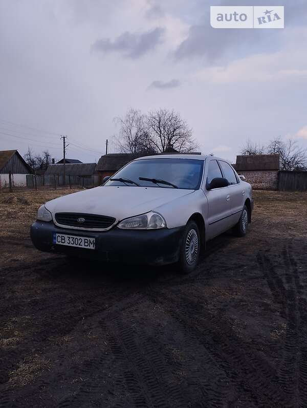 Седан Kia Clarus 1998 в Чернігові