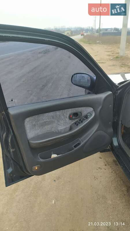 Седан Kia Clarus 1997 в Житомирі