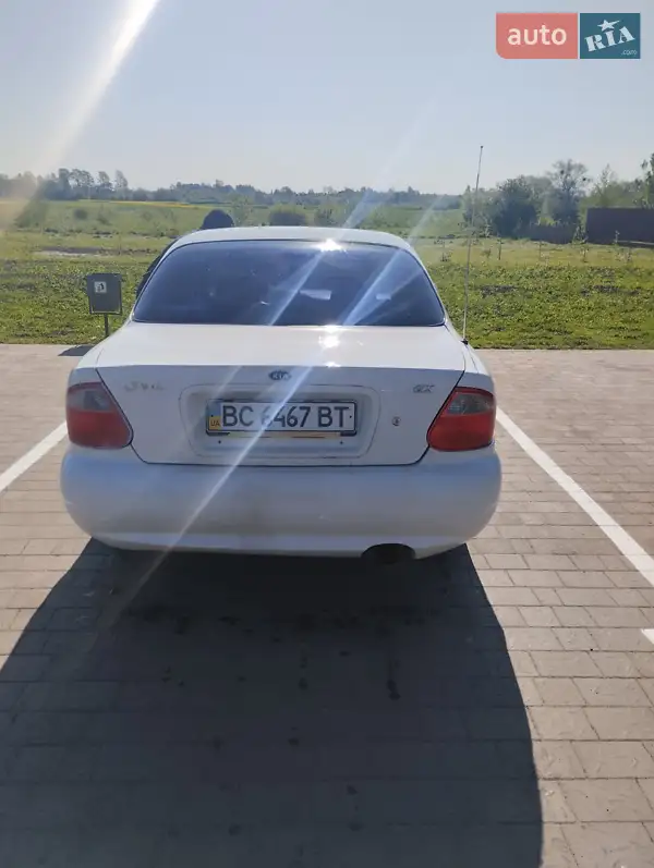 Kia Clarus 2000