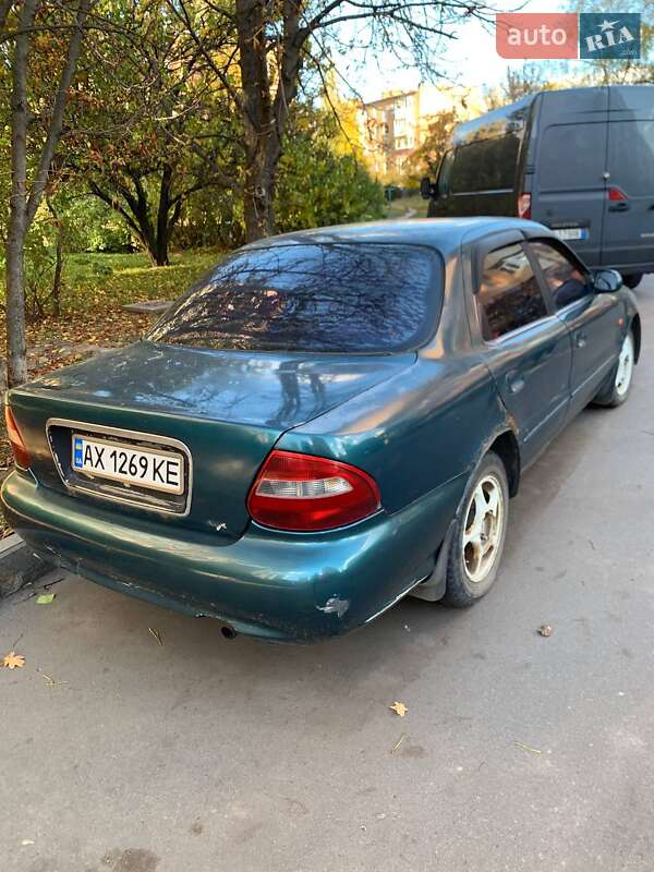Седан Kia Clarus 1998 в Полтаве