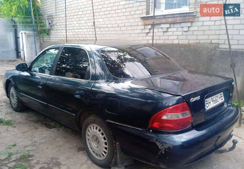 Седан Kia Clarus 1998 в Вознесенске