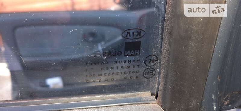 Седан Kia Clarus 1997 в Фастові