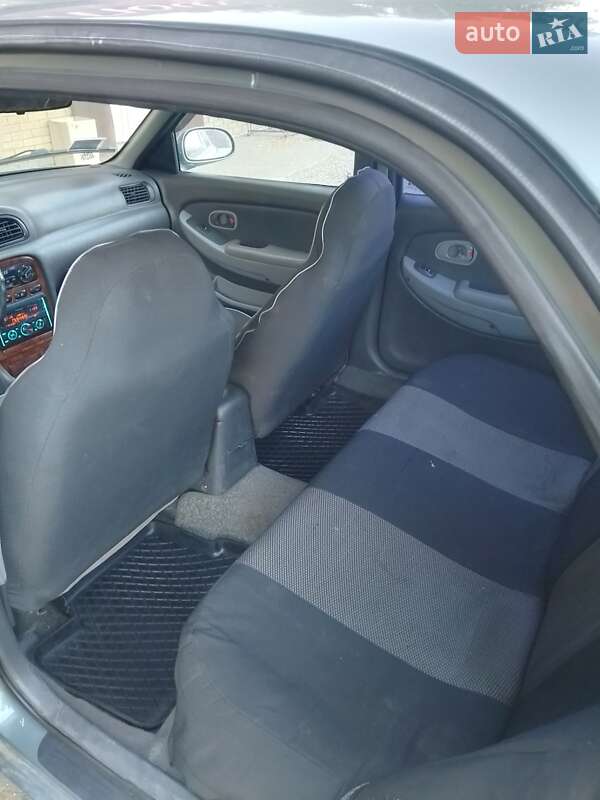 Седан Kia Clarus 1998 в Дніпрі