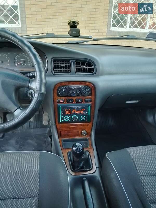 Седан Kia Clarus 1998 в Дніпрі