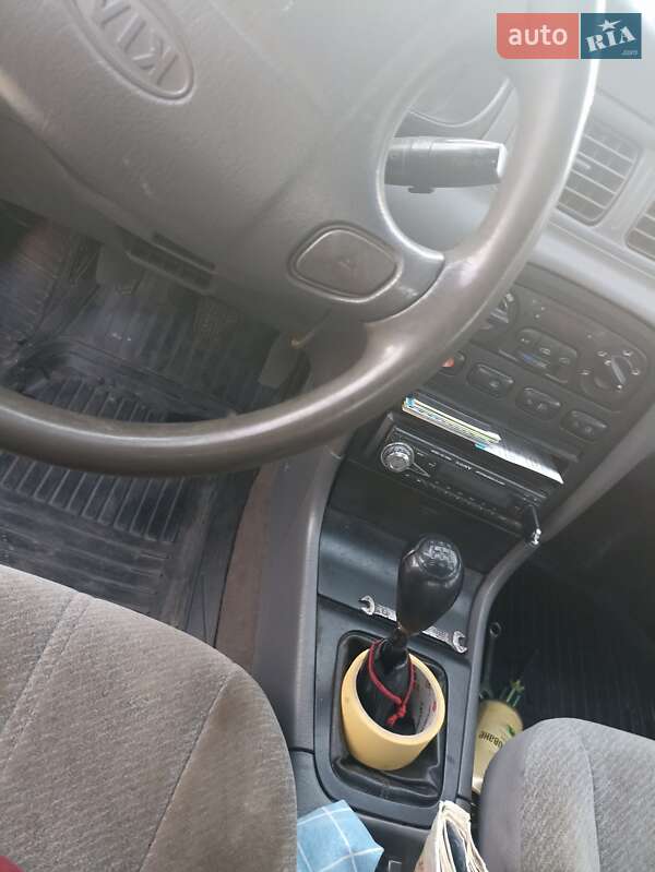 Седан Kia Clarus 1997 в Кременчуге