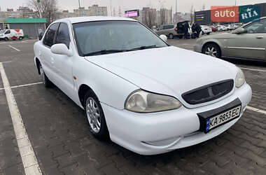 Седан Kia Clarus 1999 в Києві