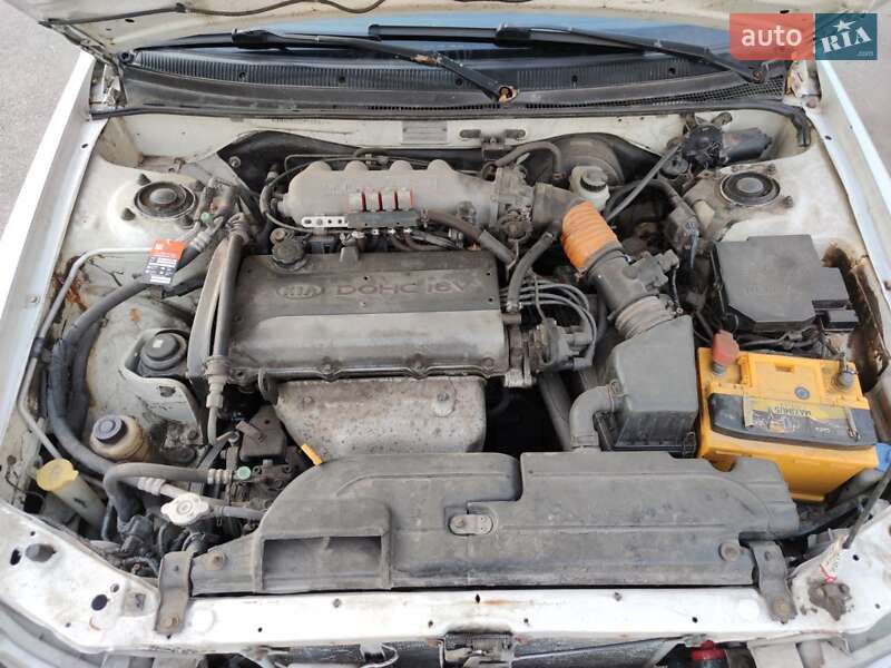 Універсал Kia Clarus 2000 в Чернігові