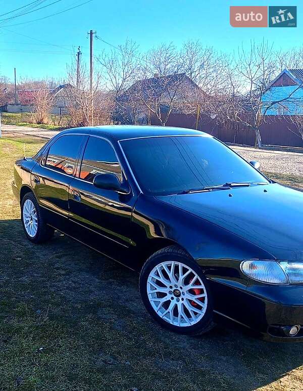 Седан Kia Clarus 1997 в Черноморске