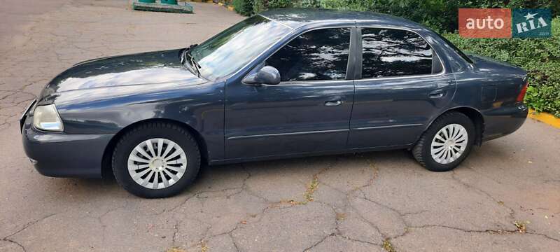Седан Kia Clarus 1999 в Николаеве