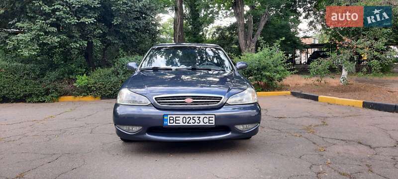 Седан Kia Clarus 1999 в Николаеве