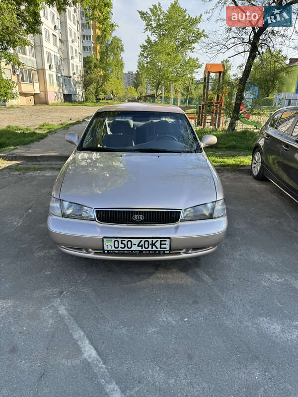 Седан Kia Clarus 1997 в Киеве