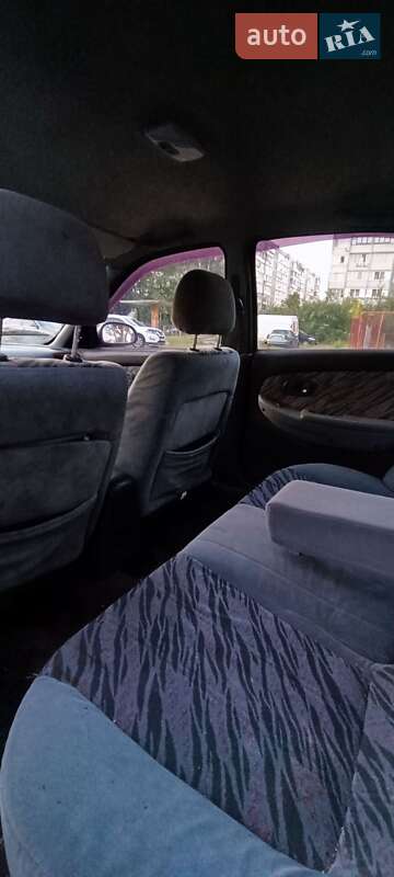 Седан Kia Clarus 1997 в Киеве