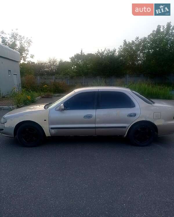 Седан Kia Clarus 1997 в 