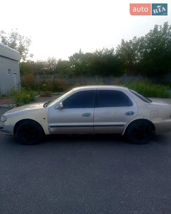 Kia Clarus