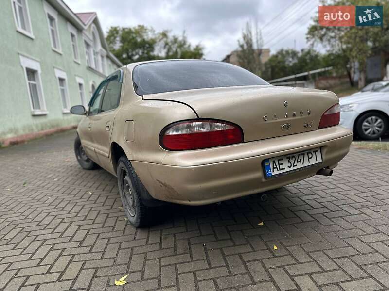 Седан Kia Clarus 1997 в Николаеве
