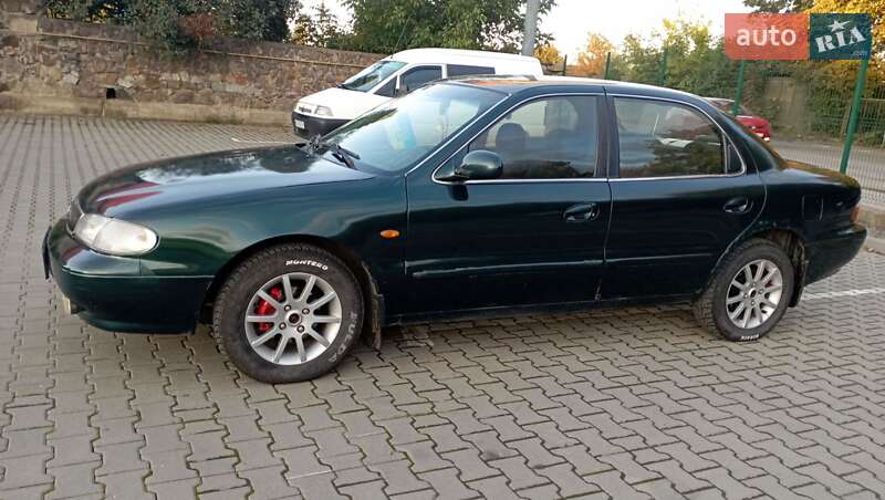 Седан Kia Clarus 1997 в Стрые