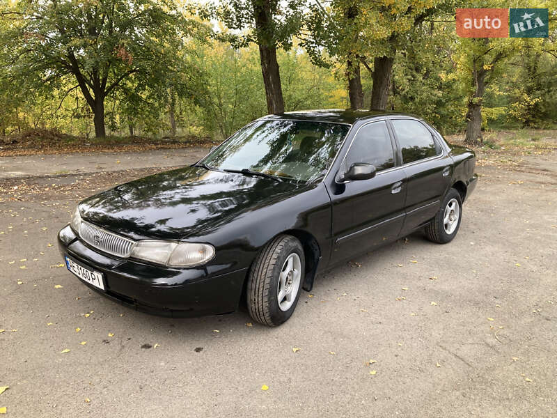 Седан Kia Clarus 1997 в Кривом Роге