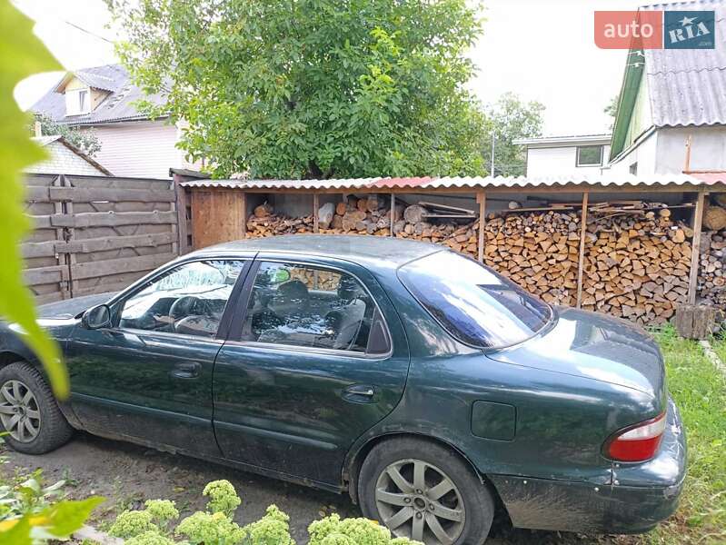 Седан Kia Clarus 1997 в Києві