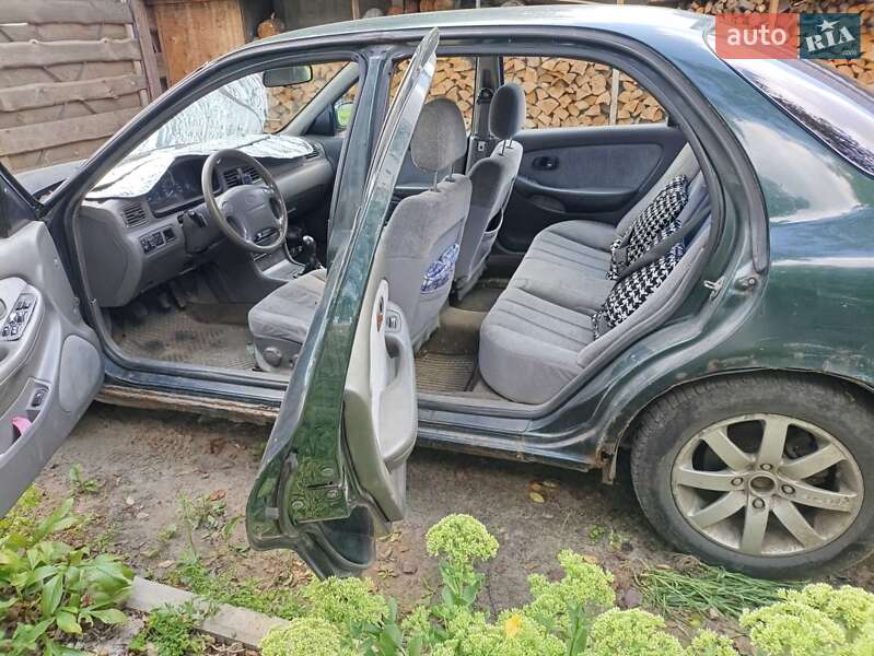 Седан Kia Clarus 1997 в Києві