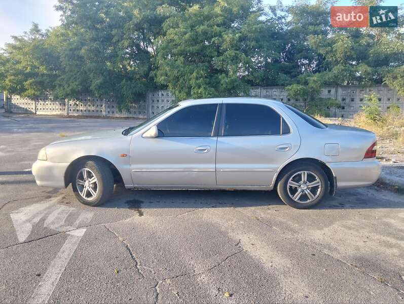 Седан Kia Clarus 1998 в Кременчуге