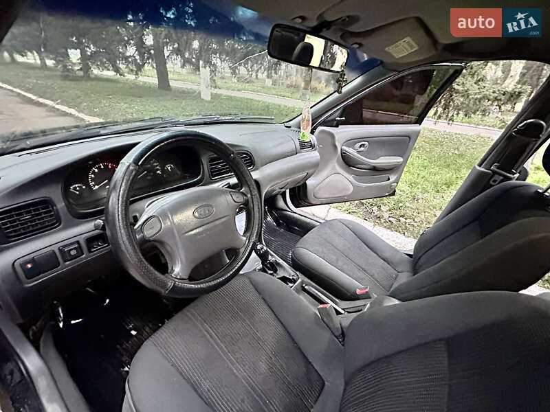 Седан Kia Clarus 1997 в Одессе