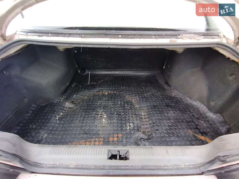 Седан Kia Clarus 1997 в Івано-Франківську