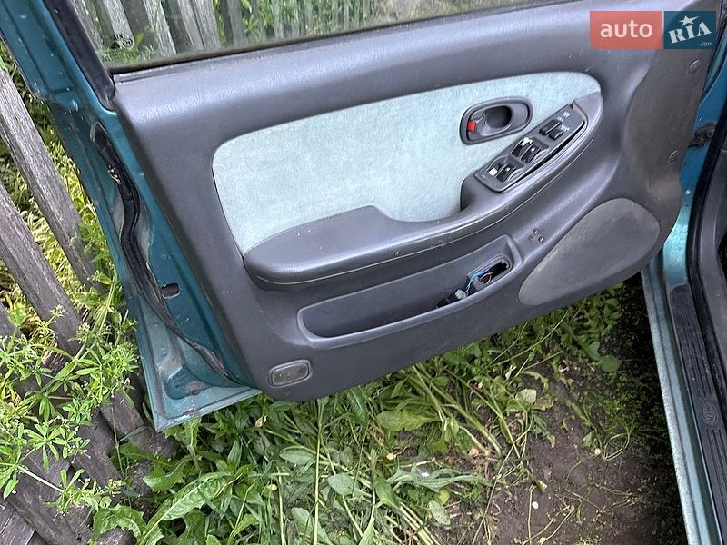 Седан Kia Clarus 1997 в Каменском