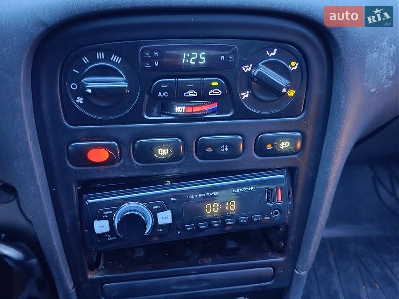 Седан Kia Clarus 1998 в Носівці