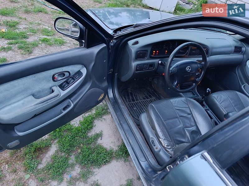 Седан Kia Clarus 1998 в Носівці