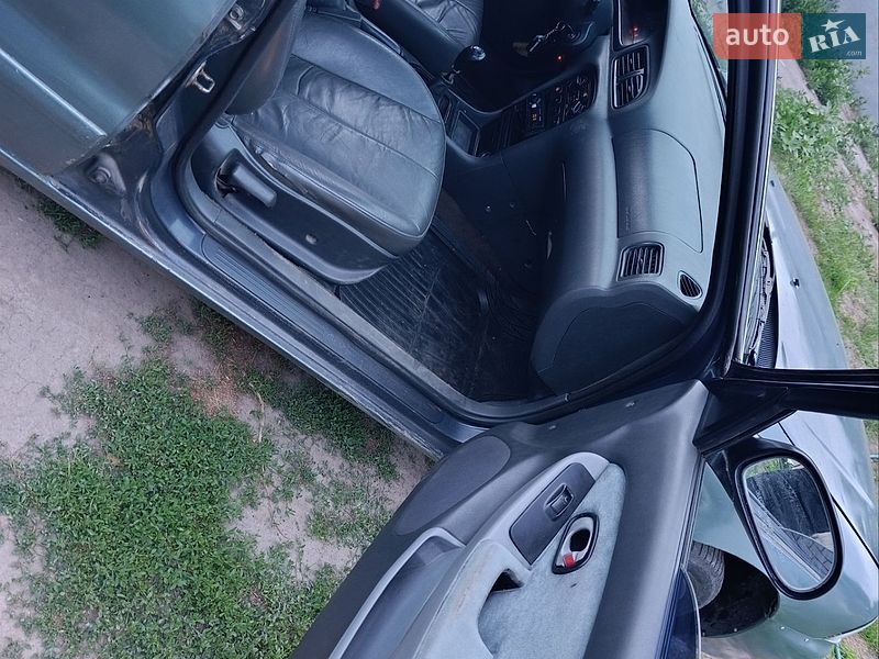 Седан Kia Clarus 1998 в Носівці