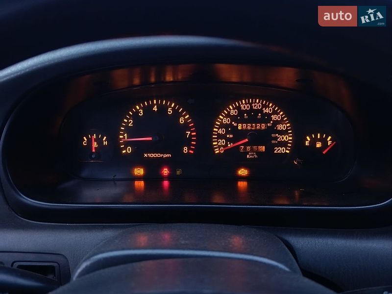 Седан Kia Clarus 1998 в Носівці