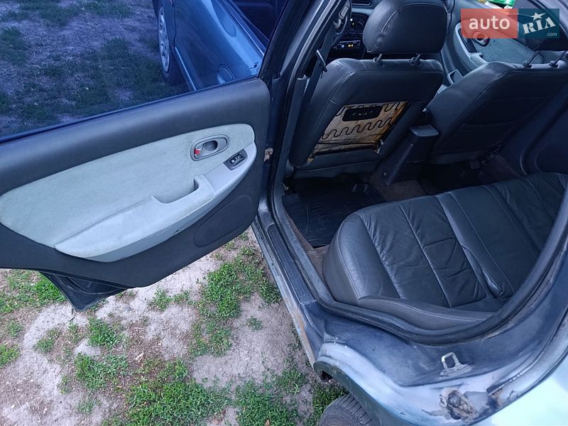 Седан Kia Clarus 1998 в Носівці