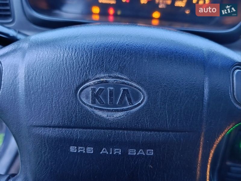 Седан Kia Clarus 1998 в Носівці