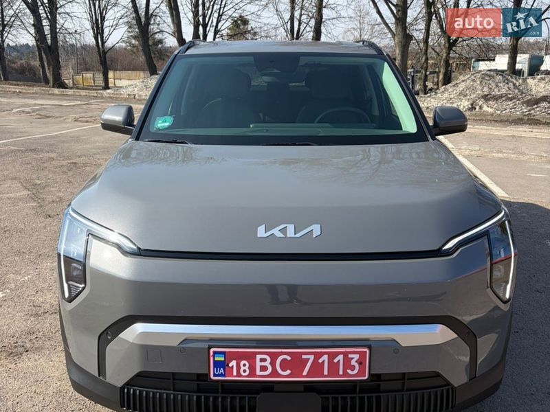 Позашляховик / Кросовер Kia EV3 2025 в Рівному