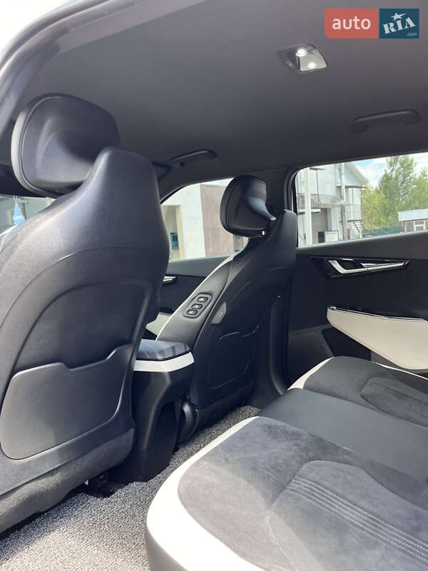Позашляховик / Кросовер Kia EV6 2021 в Києві