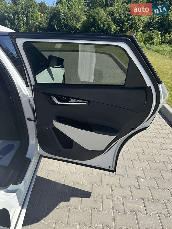 Внедорожник / Кроссовер Kia EV6 2023 в Тернополе фото 36 Внедорожник / Кроссовер Kia EV6 2023 в Тернополе