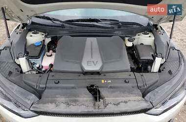 Позашляховик / Кросовер Kia EV6 2024 в 