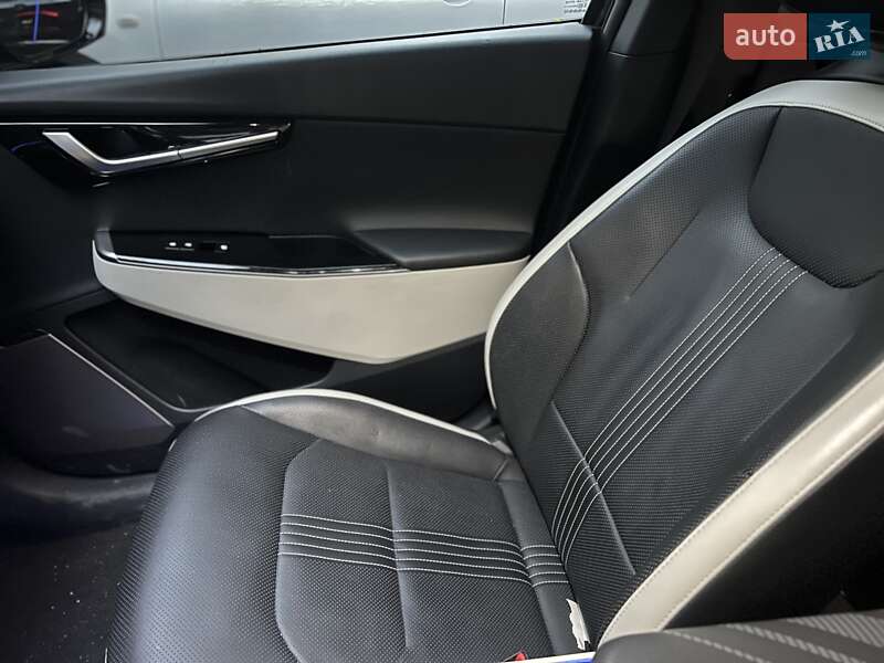 Позашляховик / Кросовер Kia EV6 2023 в Дніпрі фото 17 Позашляховик / Кросовер Kia EV6 2023 в Дніпрі
