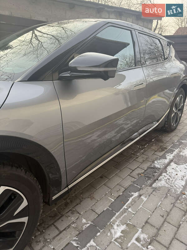 Внедорожник / Кроссовер Kia EV6 2023 в Нововолынске