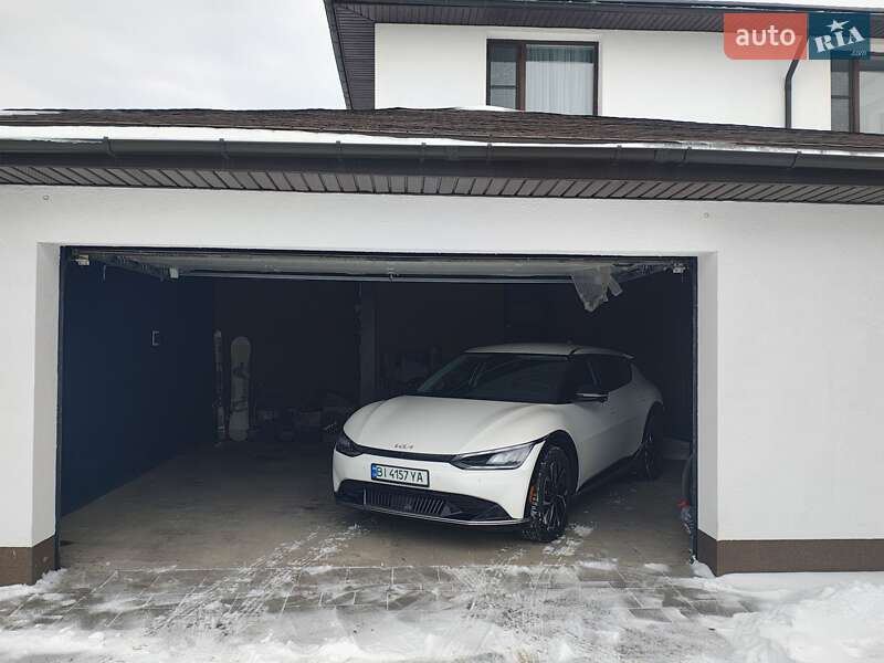 Позашляховик / Кросовер Kia EV6 2022 в Лубнах