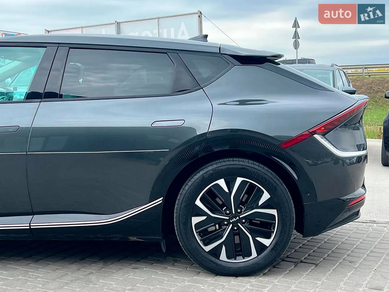 2022 Kia EV6 - мініатюра 6