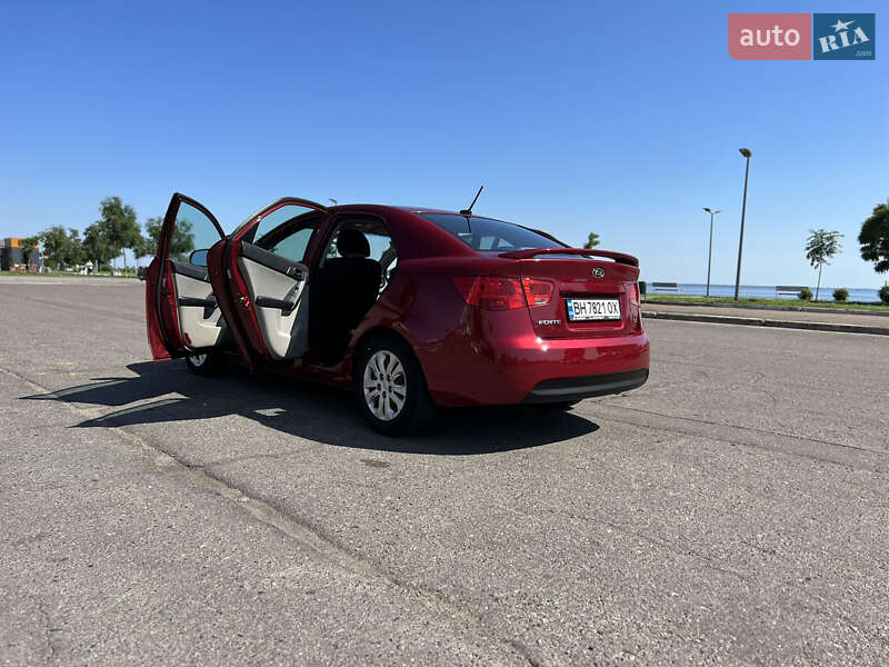 Седан Kia Forte 2010 в Черкассах